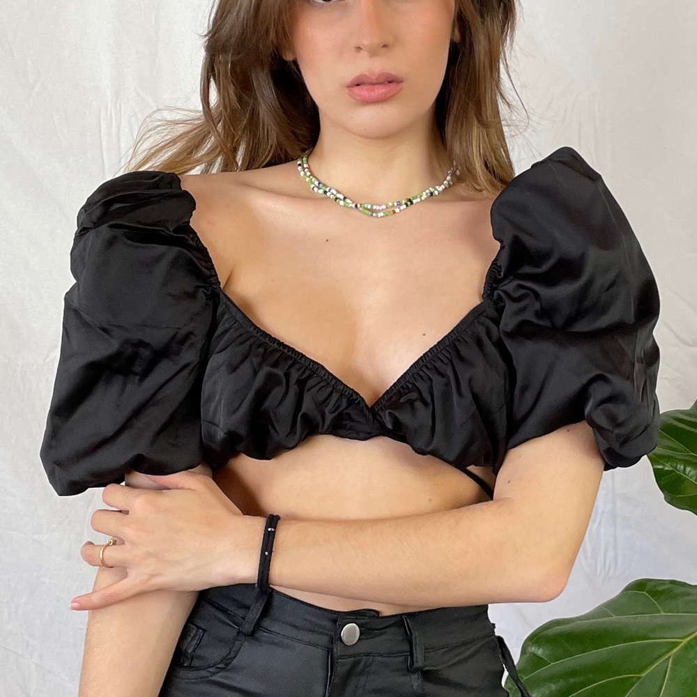 Puff Sleeve Cropped black Blouse NWT Adjustable Under-Bust Straps
Nasty Gal
